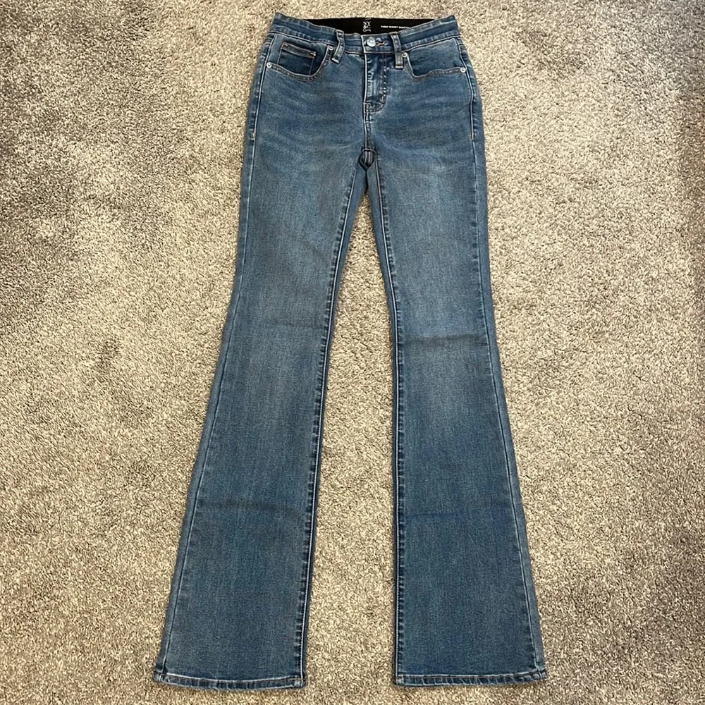 NY & Company | NWT Curvy High-Waist Bootcut Jeans